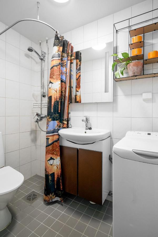 Wehost Spacious Traveller'S Hq Above Metro @Vilhonvuorenkuja 16 Apartment Helsinki Bagian luar foto